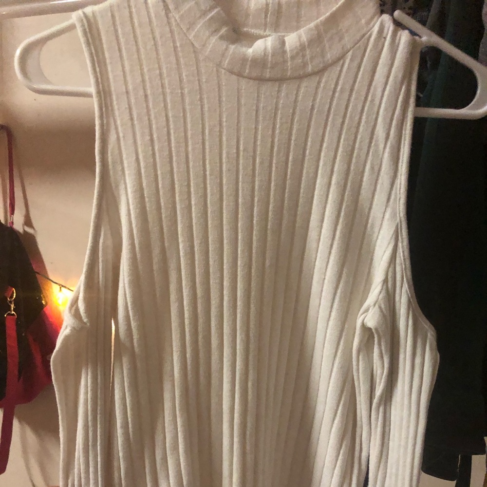 White American eagle turtle neck